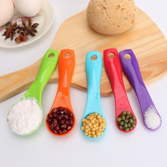 Colorful Measuring Cups and Spoons for Kitchen and Baking Use TSC