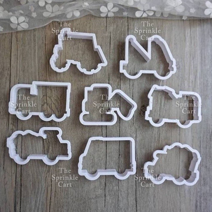 8pcs  Fondant Cookie Cutter Sea Creature Captain America Kitty for Cake Decoration